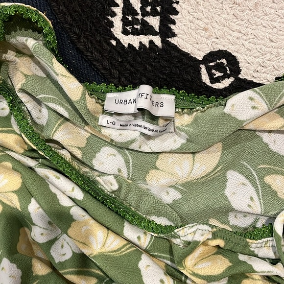 Top - Picture 2 of 2